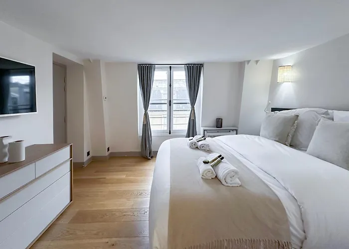 With Lift & Ac Saint-germain-des-pres Apartament