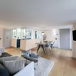 With Lift & Ac Saint-germain-des-pres