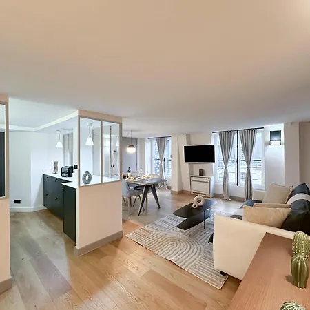 Appartement With Lift In Saint-germain-des-prés