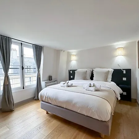 With Lift & Ac Saint-germain-des-pres