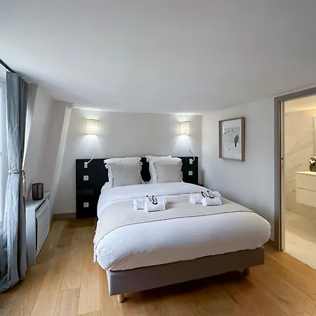 Appartement With Lift In Saint-germain-des-prés