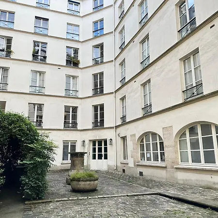 With Lift In Saint-germain-des-pres *