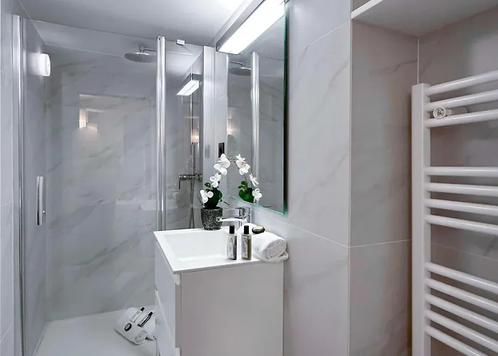 With Lift & Ac Saint-germain-des-pres *
